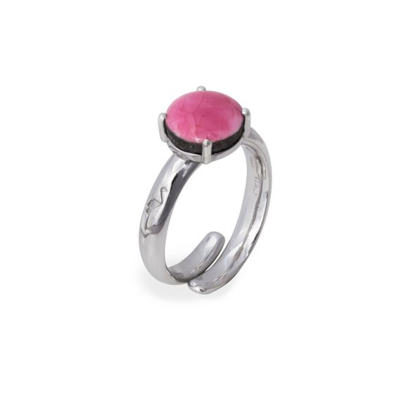 Anello una pietra fucsia
