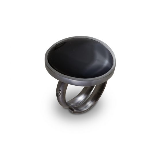 Anello un sasso grande